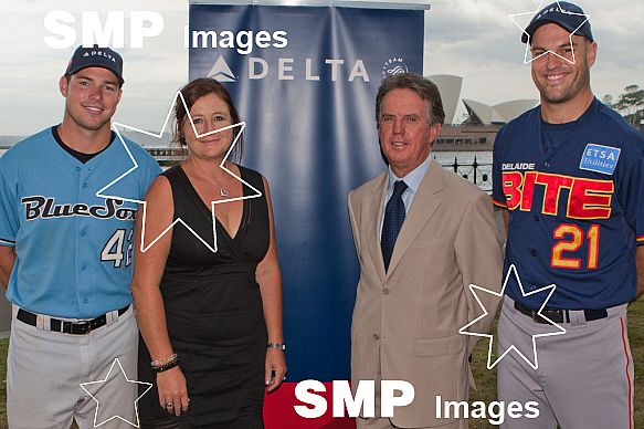 Trent Oeltjen_Sydney Blue Sox_Tom Brice,_Adelaide Bite  _Peter McKeon and Carolyn Hanson_Delta Airlines