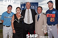 Trent Oeltjen_Sydney Blue Sox_Tom Brice,_Adelaide Bite  _Peter McKeon and Carolyn Hanson_Delta Airlines and Tom Nicholson_Major League Baseball