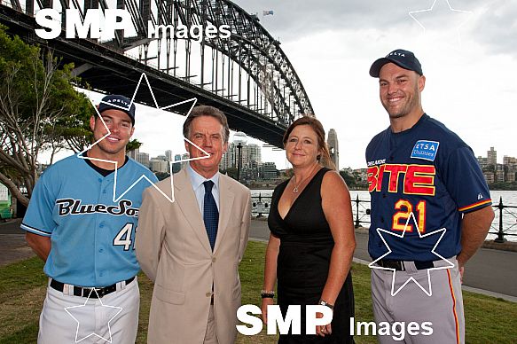 Trent Oeltjen_Sydney Blue Sox_Tom Brice,_Adelaide Bite  _Peter McKeon and Carolyn Hanson_Delta Airlines