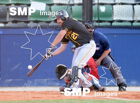 AUSTRALIAN BASEBALL LEAGUE - DECEMBER 21 2010, Melbourne Showgrounds - Game 1. Melbourne Aces 18 defeated Brisbane Bandits 8.